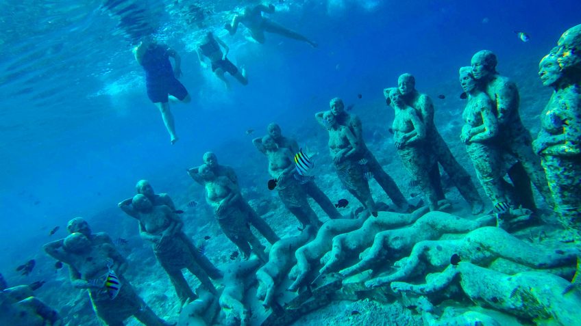 Lombok Gili Meno - Snorkeling Romantic Statue