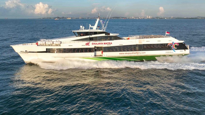 fast ferry eka jaya